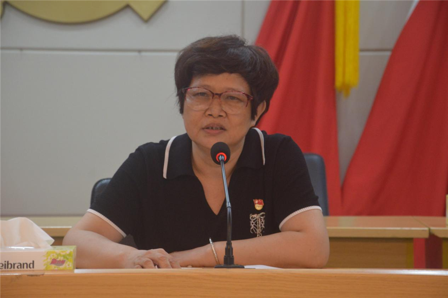 （鎮(zhèn)政府機(jī)關(guān)工會主席張美玲同志致詞）.png