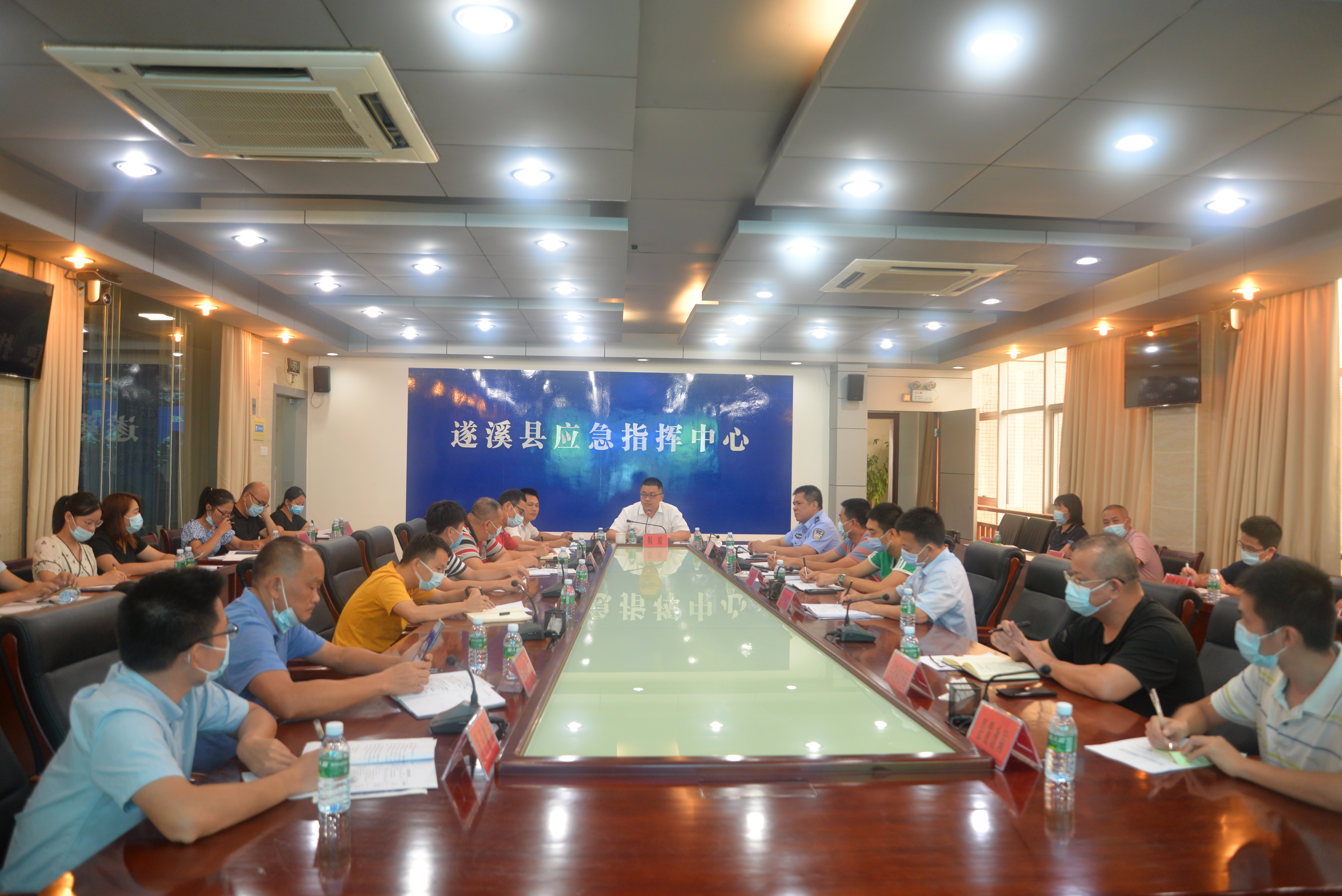 遂溪縣召開中秋、國慶“兩節(jié)”安全防范工作會(huì)議1.png