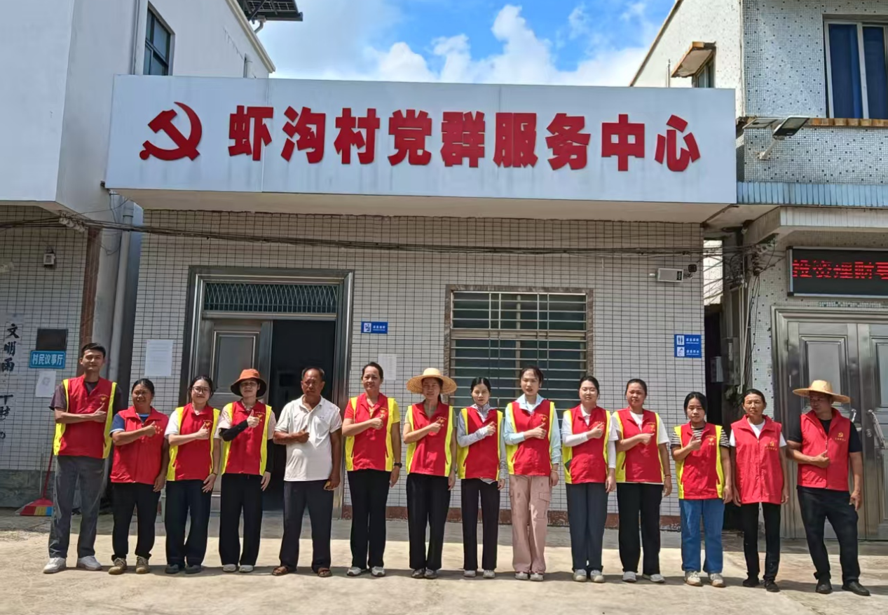 【青春聚力“百千萬工程”】團(tuán)縣委開展人居環(huán)境整治志愿服務(wù)活動(dòng)