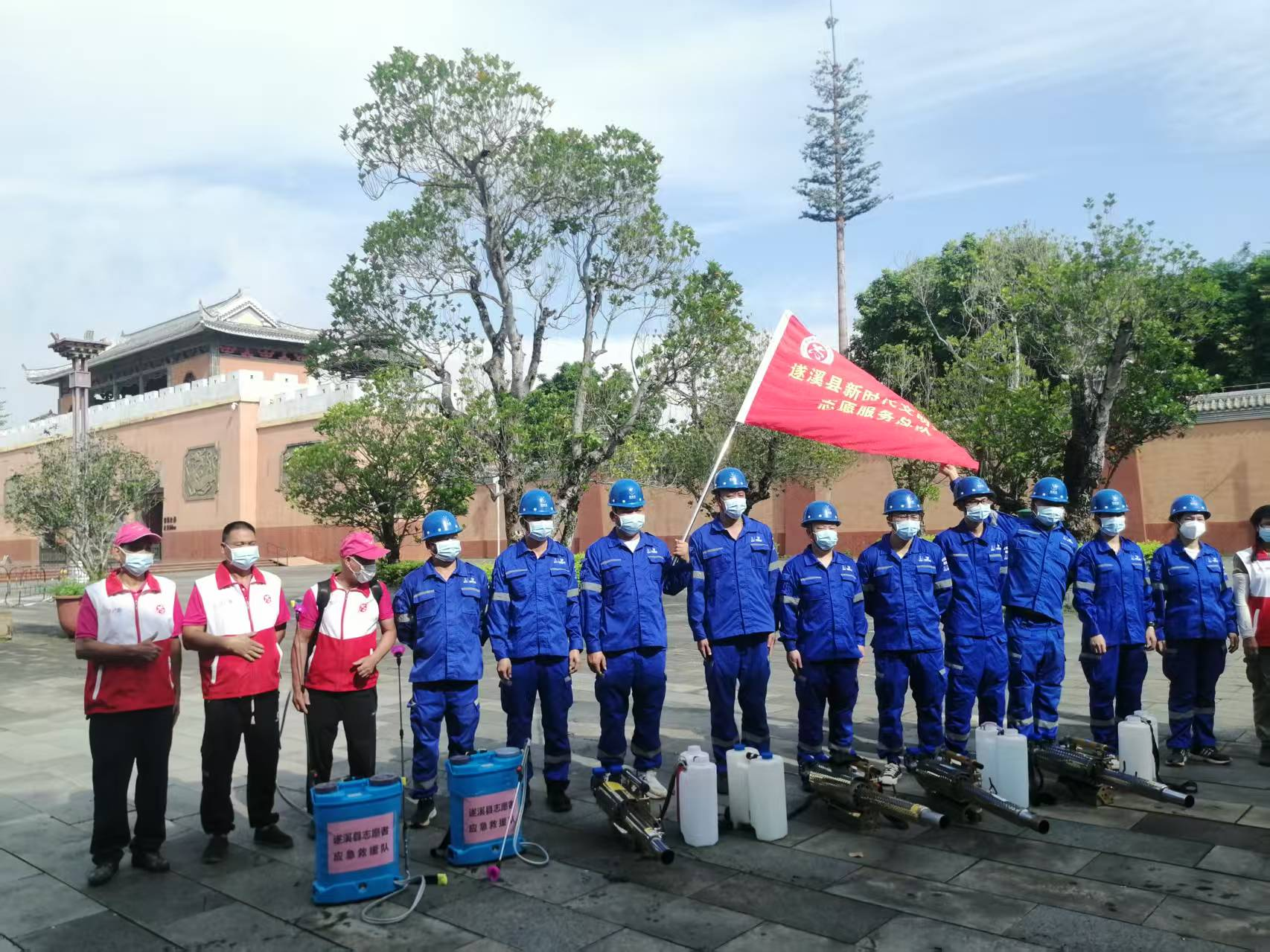 群防群控防疫情  齊心協(xié)力護(hù)健康丨遂溪縣開展防蚊滅蚊愛國衛(wèi)生...