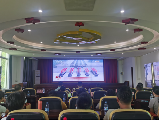 江洪鎮(zhèn)組織觀看紀(jì)念中國人民抗日戰(zhàn)爭(zhēng)暨世界反法西斯戰(zhàn)爭(zhēng)勝利80周年大會(huì)直播活動(dòng)